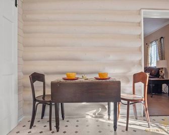 Picturesque Cabin fireplace+wifi - Fayetteville