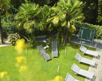 Hotel Villa Freiheim - Merano - Pool