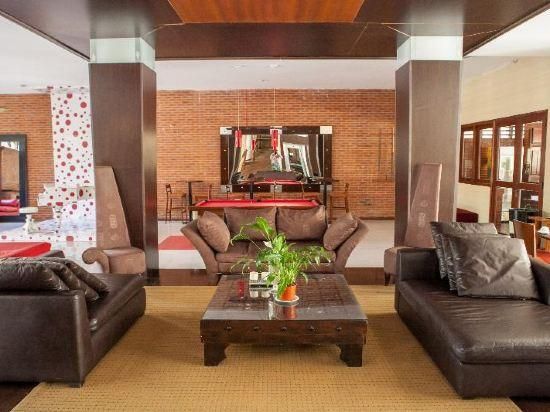Bagu Pinamar Hotel - Pinamar - Salónek