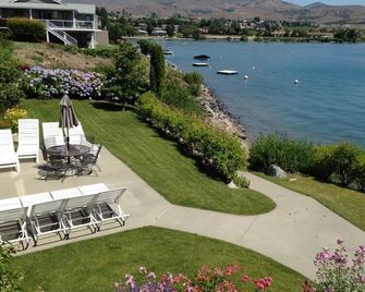 Wapato Point Waterfront Retreat with 5 bedrooms - Manson - Patio