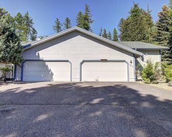 Townhome located on the 11th Tee box of the Meadow Lake Golf Resort. - Columbia Falls - Gebäude
