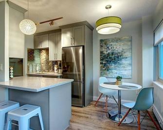 Modern Coastal Downtown, King bed, Work Desk, Kitchen - Seattle - Cuina