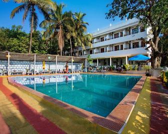 Fantasy Resort Goa - Мандрем - Басейн