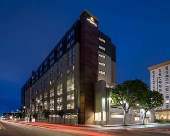 La Quinta Inn & Suites LAX - Los Angeles - Building