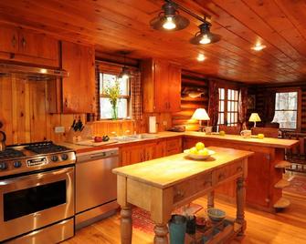 Main House – Restored Historic Log Cabin, known as the Ennis Homestead - Ennis - Kitchen