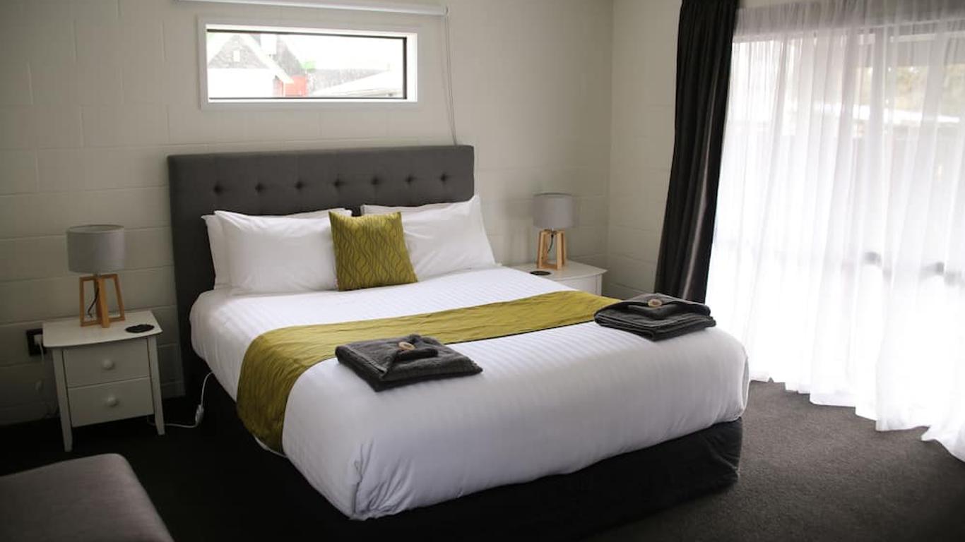 Mackenzie Motels