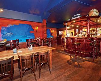 Amazing location | close to Scenic Outdoors, Local Sites & Attractions - Heerenveen - Bar