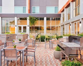 Element Savannah Midtown - Savannah - Innenhof