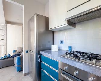 Casa Azzurra - by Host4U - San Donato Milanese - Cucina