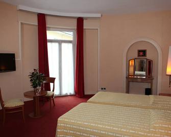 Inter-Hôtel Bristol - Aix-les-Bains - Schlafzimmer