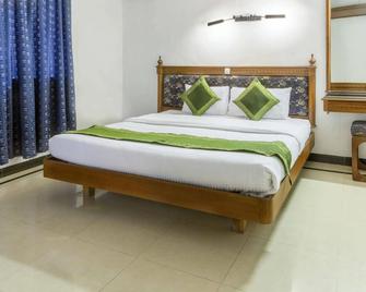 Treebo Trend Sea Side - Mumbai - Bedroom