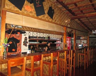 Camiguin Volcan Beach Eco Retreat & Dive Resort - Mambajao - Bar