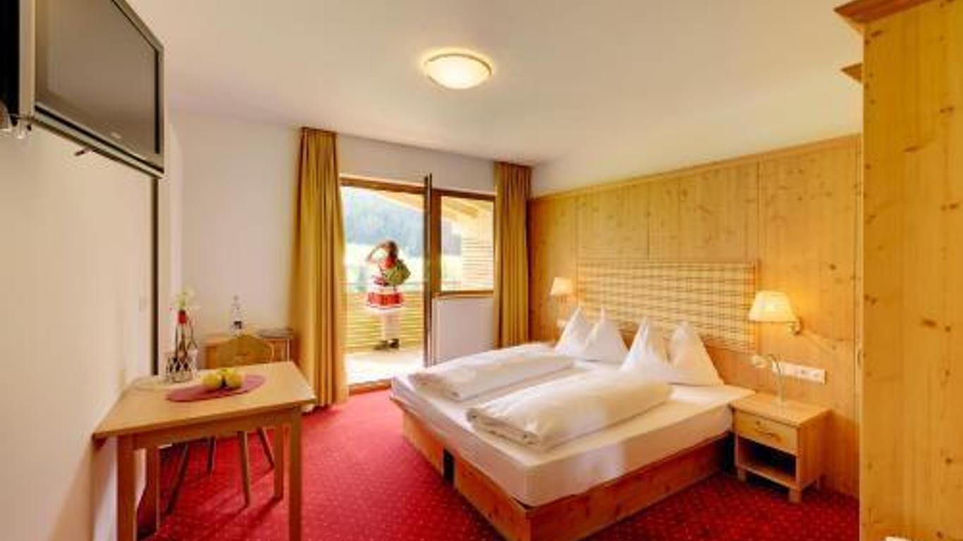 Helmhotel