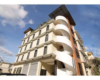OYO 108 Spiral Suites (Quarantine Hotel) - Quezon City - Budova