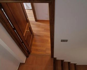 Vivienda Turistica Yamaries - Úbeda - Escaleras