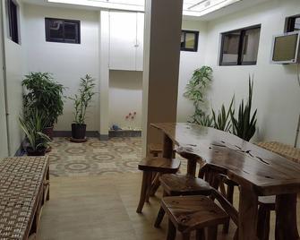 Mansion 8 Residences - Roxas City - Dining room