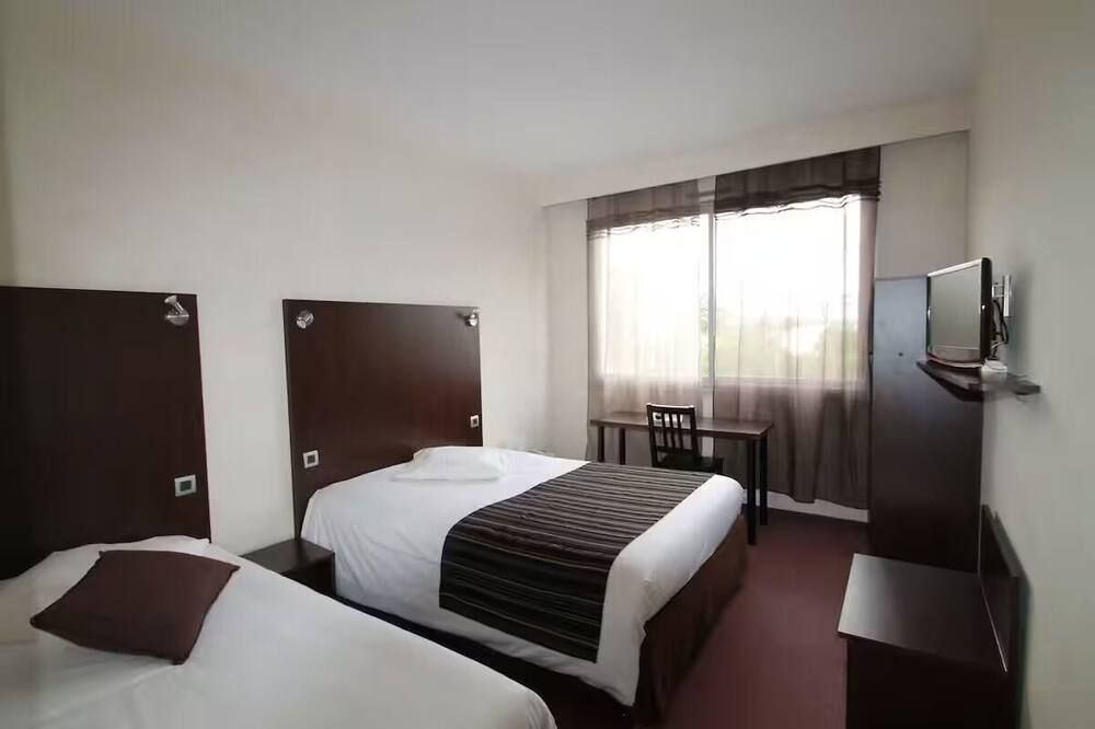 Air Conditioned Flat at the gates of Lyon: Delightful Breakfast Available - Saint-Priest - Спальня