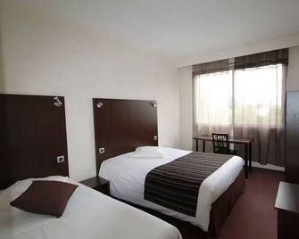Air Conditioned Flat at the gates of Lyon: Delightful Breakfast Available - Saint-Priest - Спальня