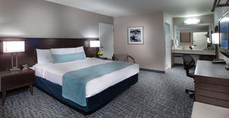 Safari Inn, a Coast Hotel - Burbank - Yatak Odası
