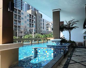 March Hotel - פאטאיה - בריכה