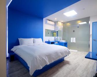 Andong Studio131 Hotel - Andong - Habitación