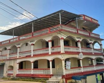Arnold's Guest House - San Ignacio - Gebäude