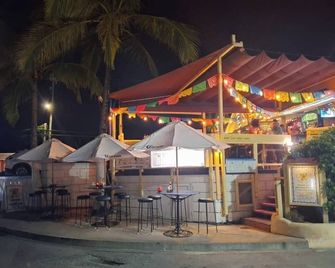 Blr Beach Villas # 11 (Double Bed) - Oistins - Innenhof