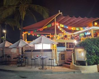 Blr Beach Villas # 11 (Double Bed) - Oistins - Terasa