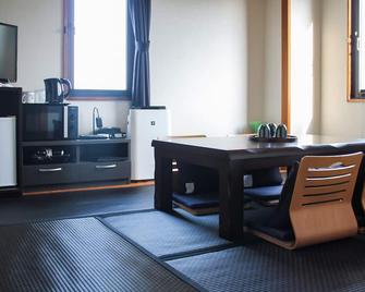 Hotel Livemax Budget Kanazawa-Idaimae - Uchinada - Comedor