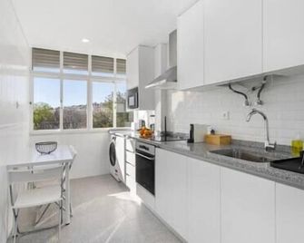 WHome Peaceful River Views in Algés perfect for Families - Algés - Küche