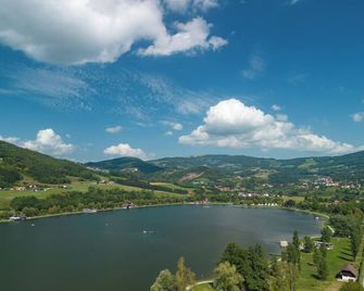 Hotel - Haus am See - Stubenberg - Außenansicht