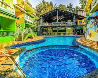 Fabexpress Jesant Valley Resort - Candolim - Pool