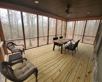 Luxury Lodge in the Wilderness - Crofton - Balcony