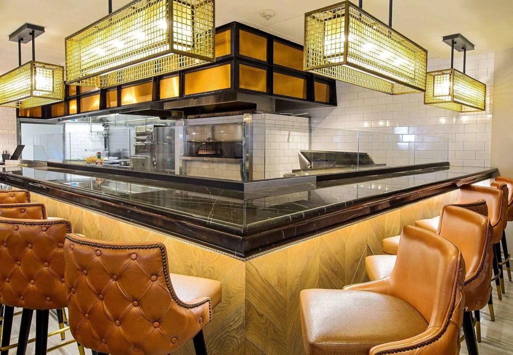 ووترمارك باتون روج، أوتوجراف كوليكشن - باتون روج - بار