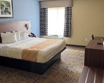 Holiday Lodge Hotel & Conference Center - Oak Hill