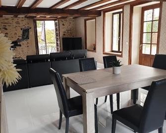 La Maison du Lac Lavaud - Saint-Yrieix-sur-Charente - Salle à manger