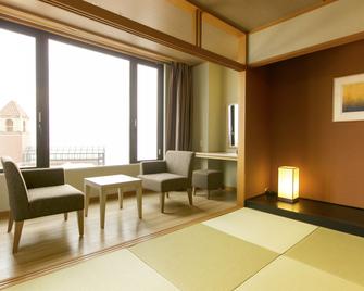 Fruit Park Fujiya Hotel - Yamanashi - Living room