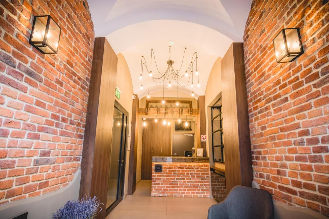 Hotel Lavender thumbnail 2