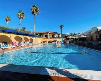 Residence Alithai - Portoferraio - Piscina