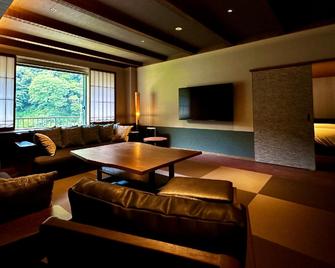 Akame Onsen Kakure No Yu Taisenkaku - Nabari - Sala de estar