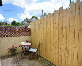 1 New Inn Corner - Lyme Regis - Binnenhof