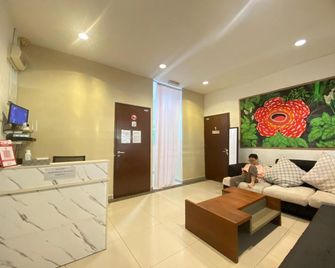 Capsule Inn - קוטה קינבאלו - דלפק קבלה