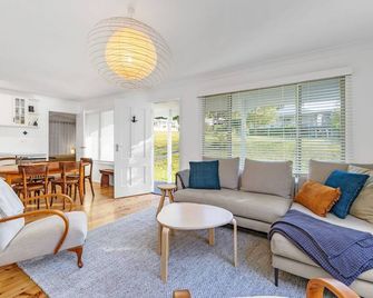 Mobys at Hyams Beach - Hyams Beach - Wohnzimmer