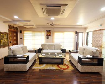 Sbhs Homestay - Neeladri - Mangalam Road - Tirupati - Pokój dzienny