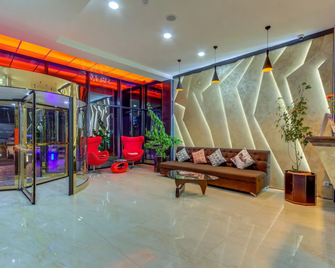 Hotel Bridges Bishkek - Bisjkek - Reception