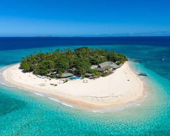 Beachcomber Island Resort - Mana Island - Playa