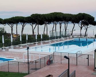 Ha Hotel - Bracciano - Piscina