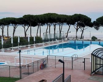Ha Hotel - Bracciano - Pool
