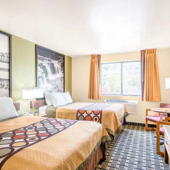 Bedroom view of Super 8 by Wyndham Wheeling WV