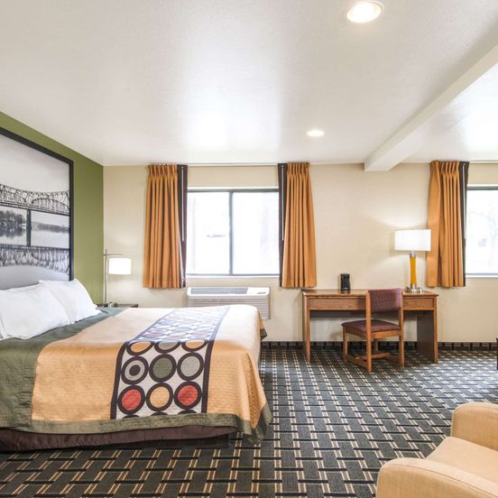 Bedroom view of Super 8 by Wyndham Wheeling WV